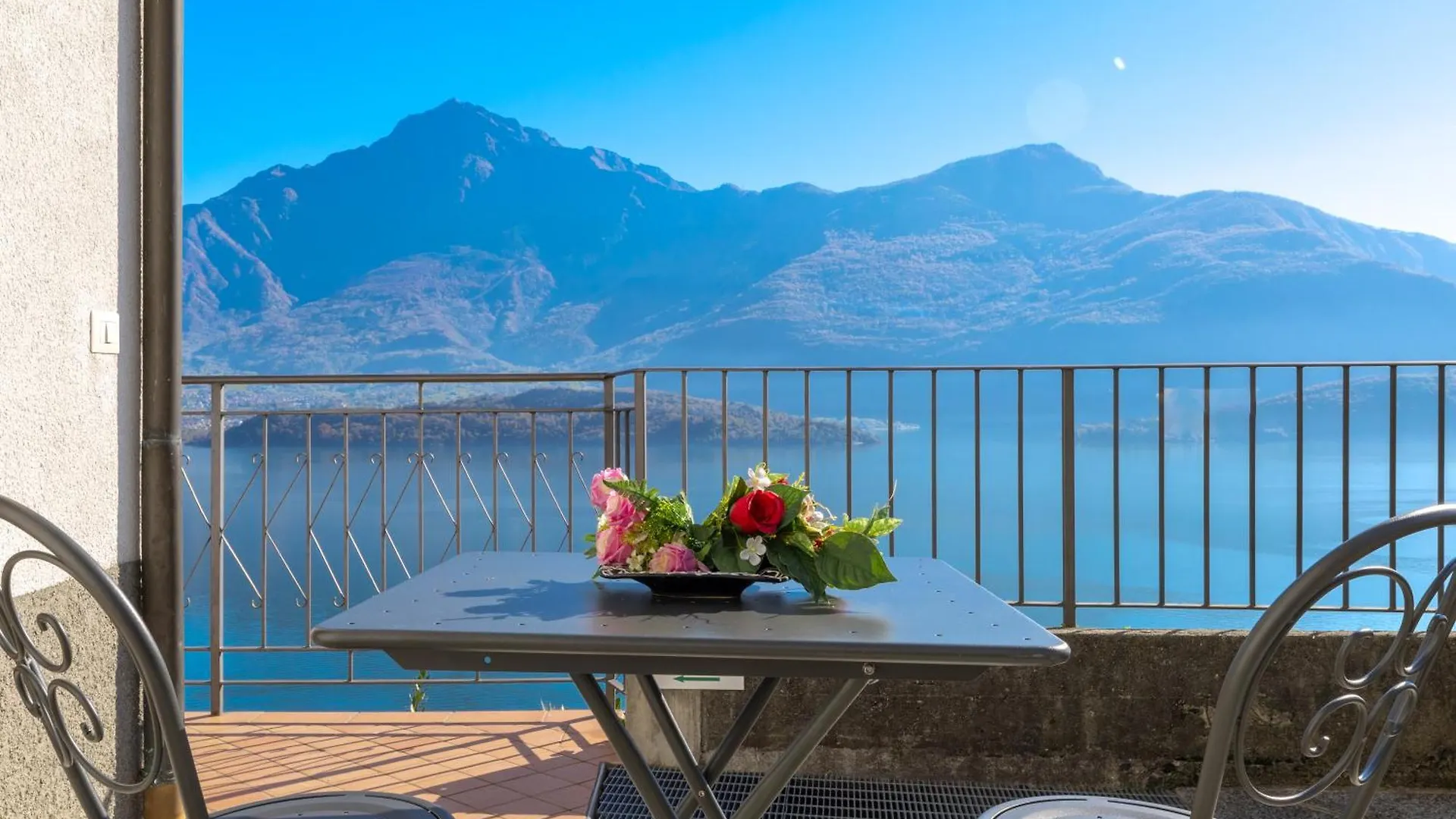 Apartment Lory - Domaso location